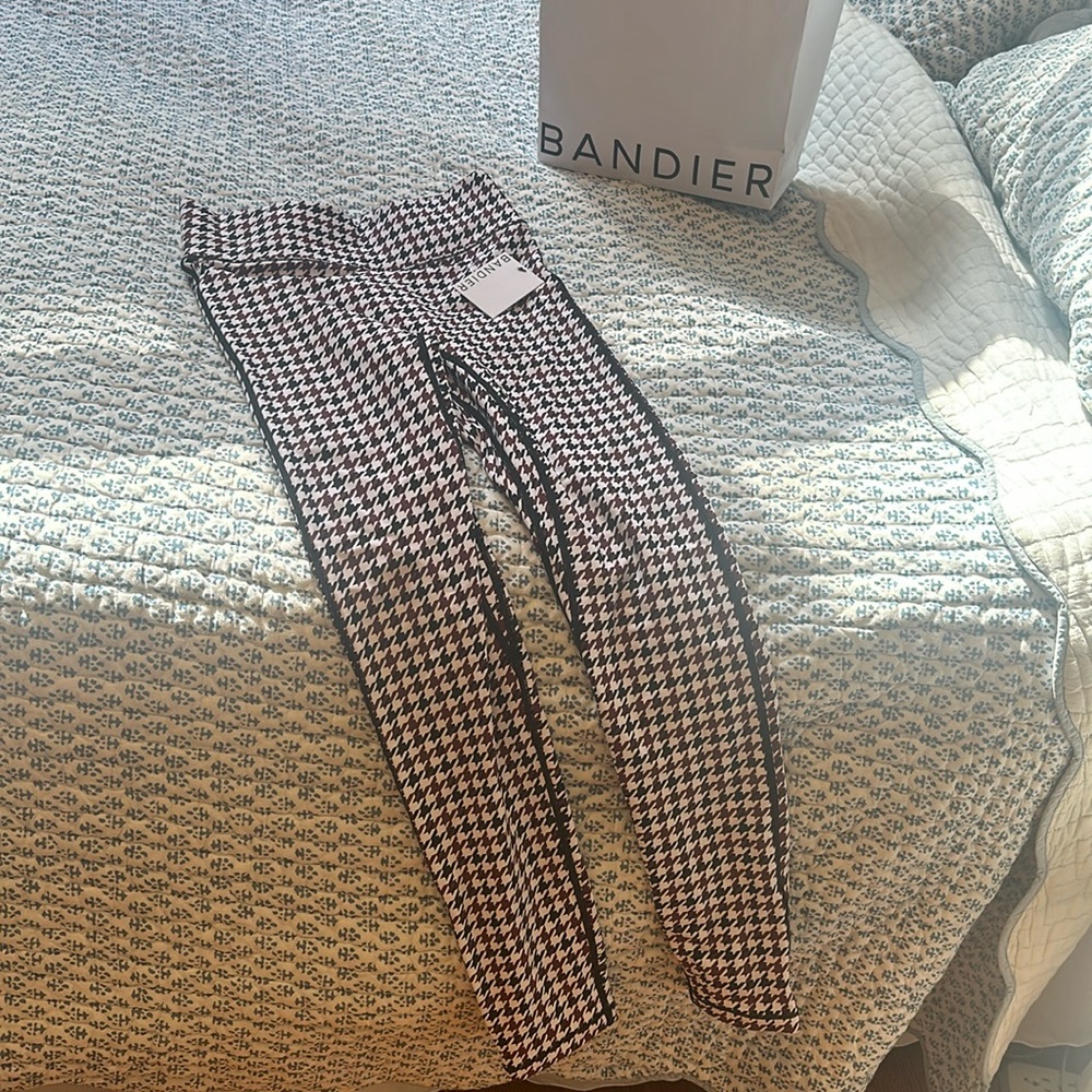 Bandier Leggings NWT